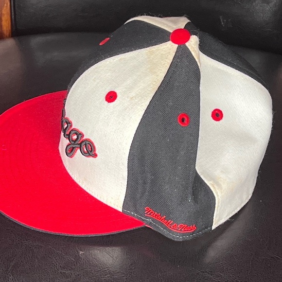 Chicago bulls Mitchell & Ness hat - Picture 3 of 7